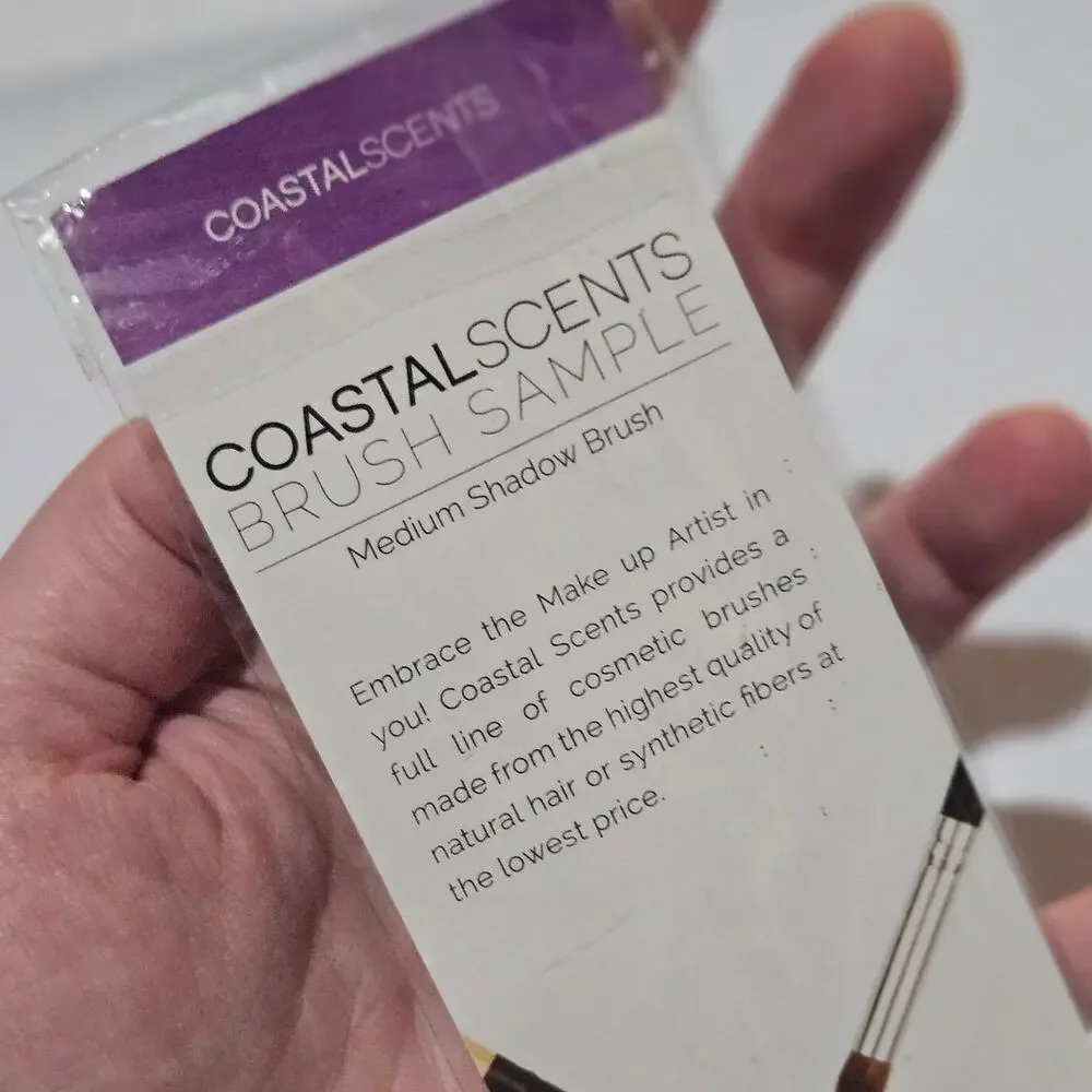 Coastal Scents Medium Shadow Brush